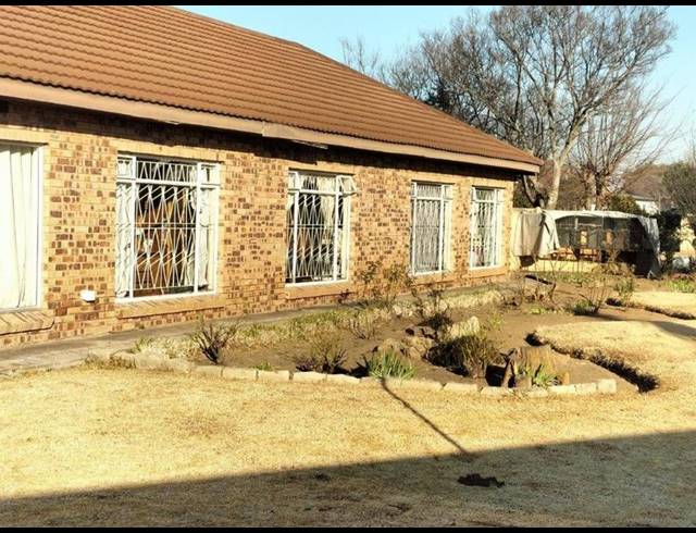 5 BEDROOM HOUSE FOR SALE IN CLOCOLAN